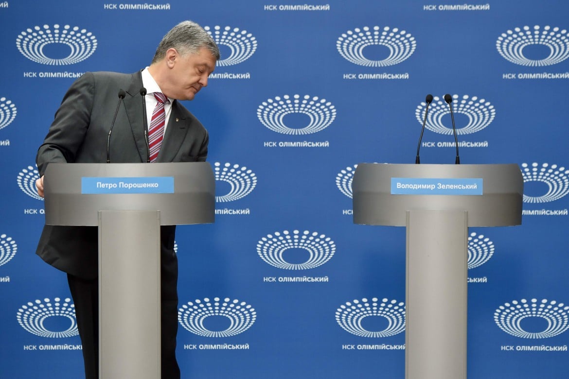 Duello Poroshenko-Zelensky: la prima volta in uno stadio