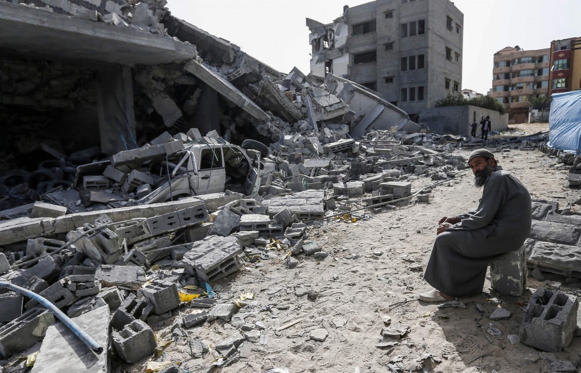 È tregua ma la guerra già ribussa alla porta di Gaza