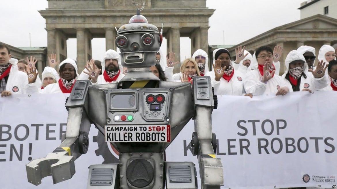 «No ai killer robot, è impossibile controllarli»