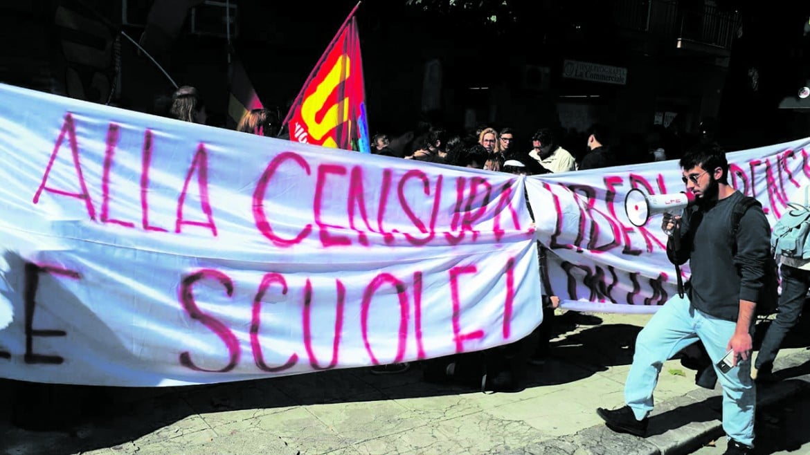Palermo promuove la prof, «Torni subito in cattedra»