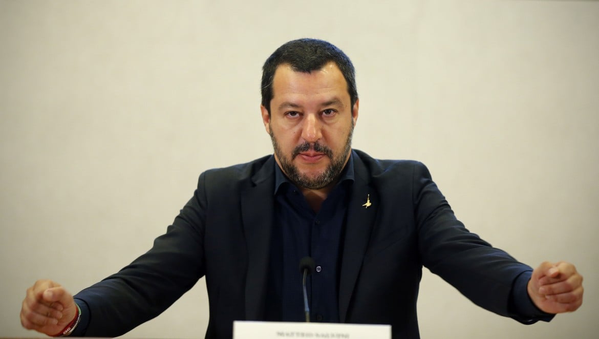 Sulla droga Salvini torna al paleolitico