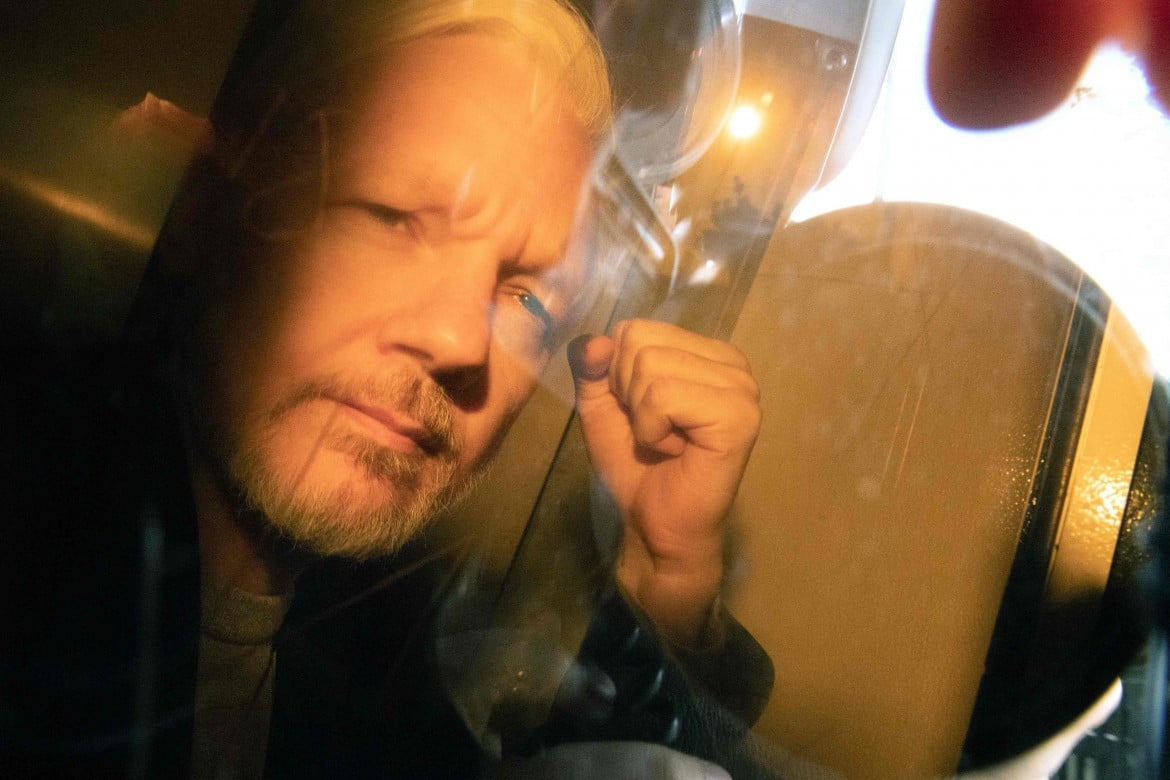 Gli Usa incriminano Assange, rischia 170 anni di carcere