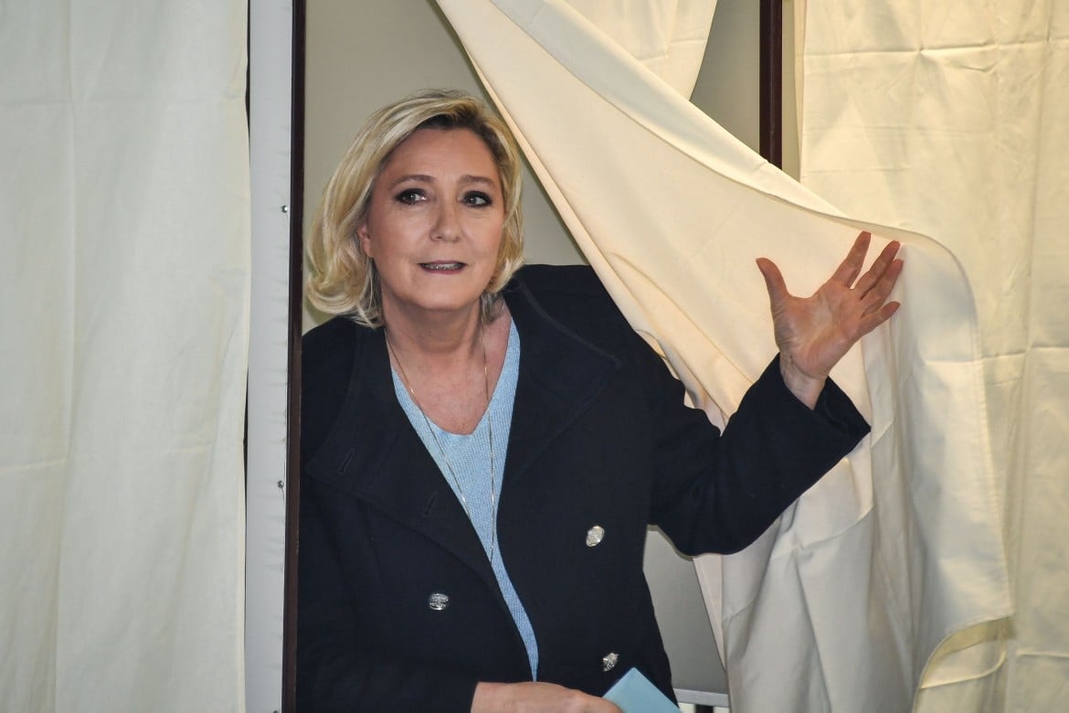 Francia, Le Pen-Macron, il secondo round va all’ultradestra