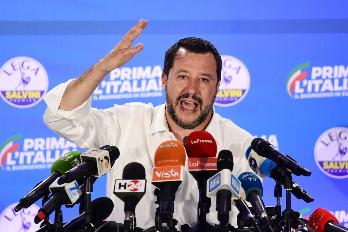 Salvini apparecchia la Flat Tax con il redivivo Siri