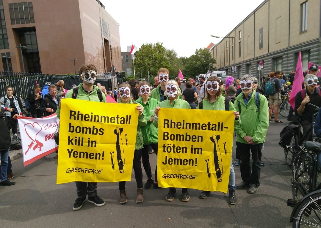 Blitz dei pacifisti a Berlino, Rwm li caccia dall’assemblea