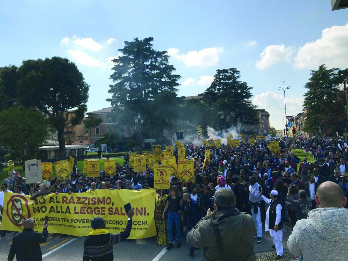 «No al razzismo». Brescia chiede diritti per tutti