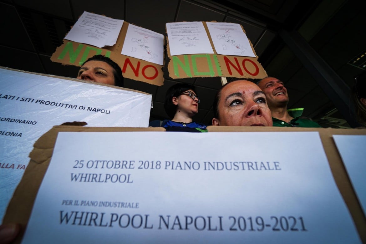 Whirlpool, una lettera dell’azienda aveva avvertito Di Maio ad aprile sulla chiusura