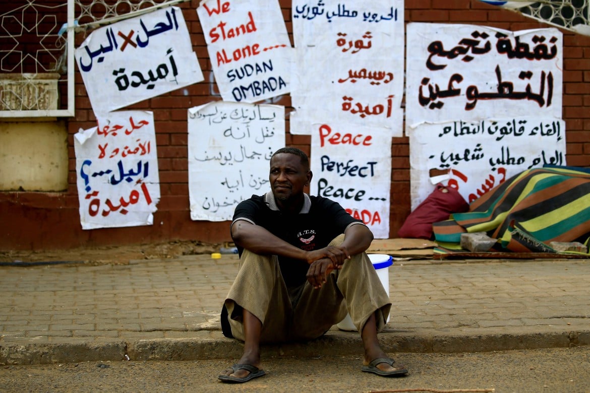 Sudan, salta il tavolo e i generali rilanciano: dal massacro al voto