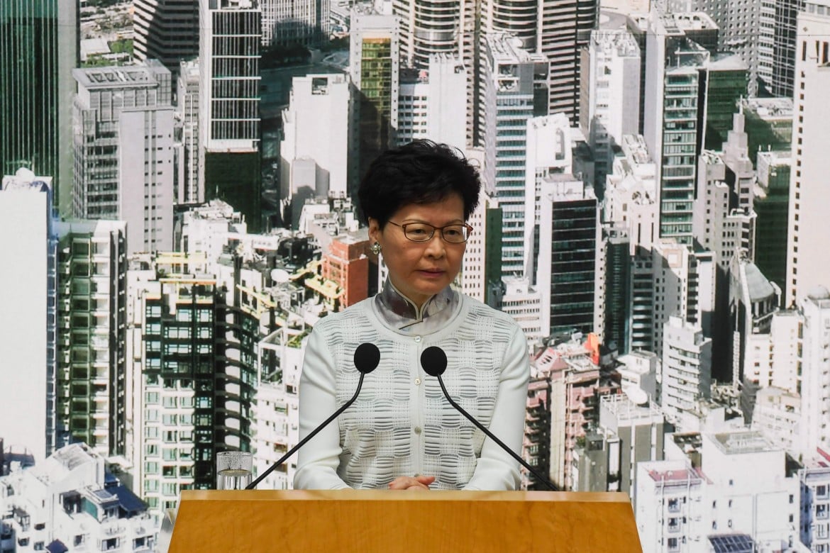 Hong Kong, le proteste sospendono la legge sull’estradizione in Cina
