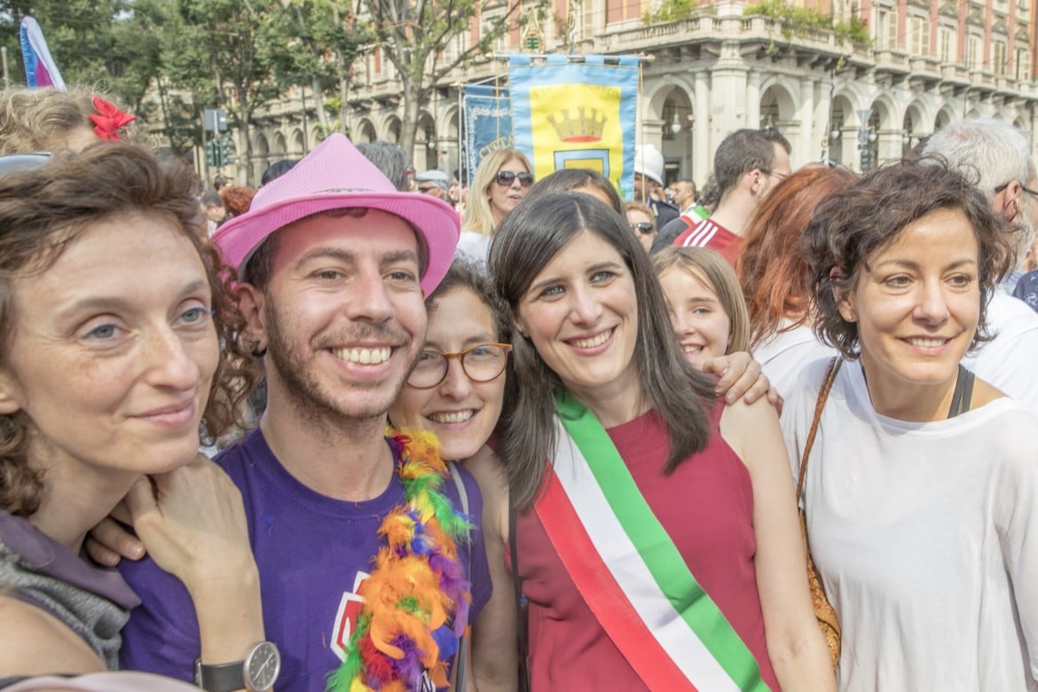 Gay Pride, a Torino sfila la sindaca,  a Genova no. Ma la folla è la stessa