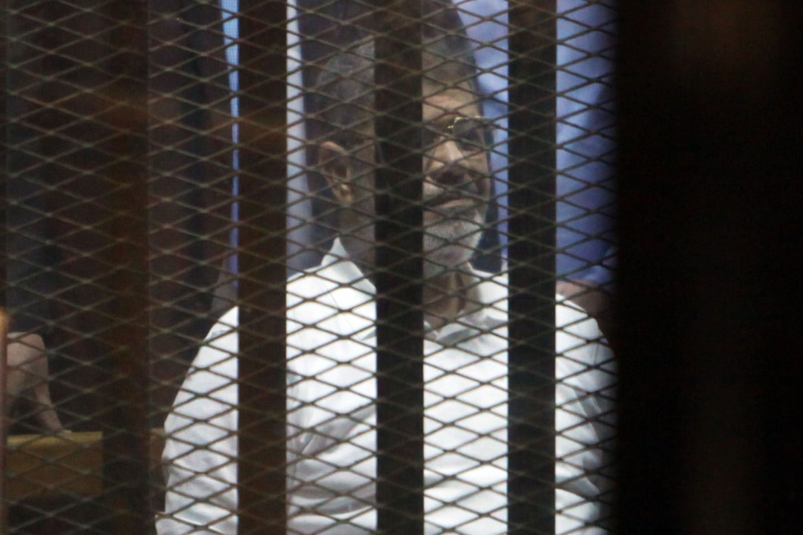Morsi muore in tribunale, in Egitto è allerta massima