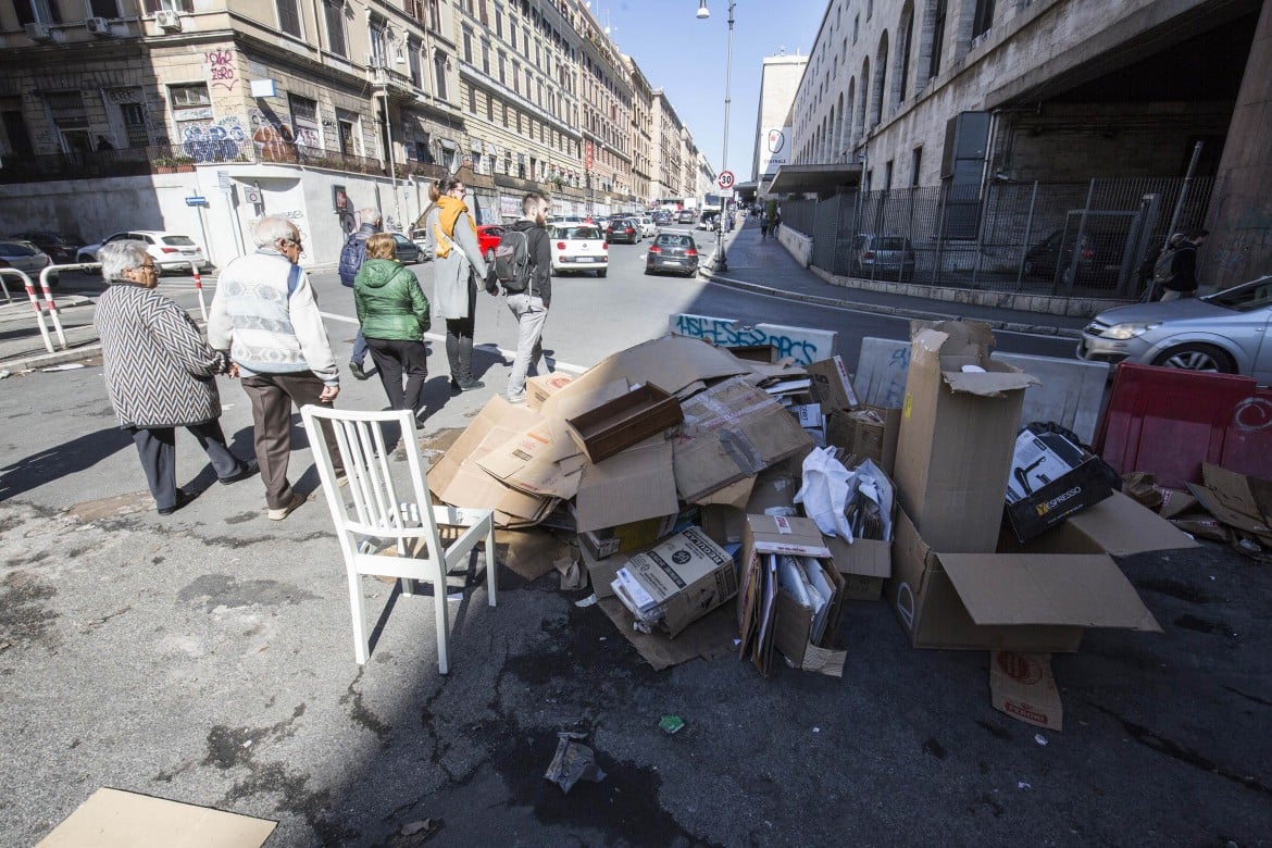 A Roma c’è un brutto ambiente, i rifiuti sono un’emergenza cronica
