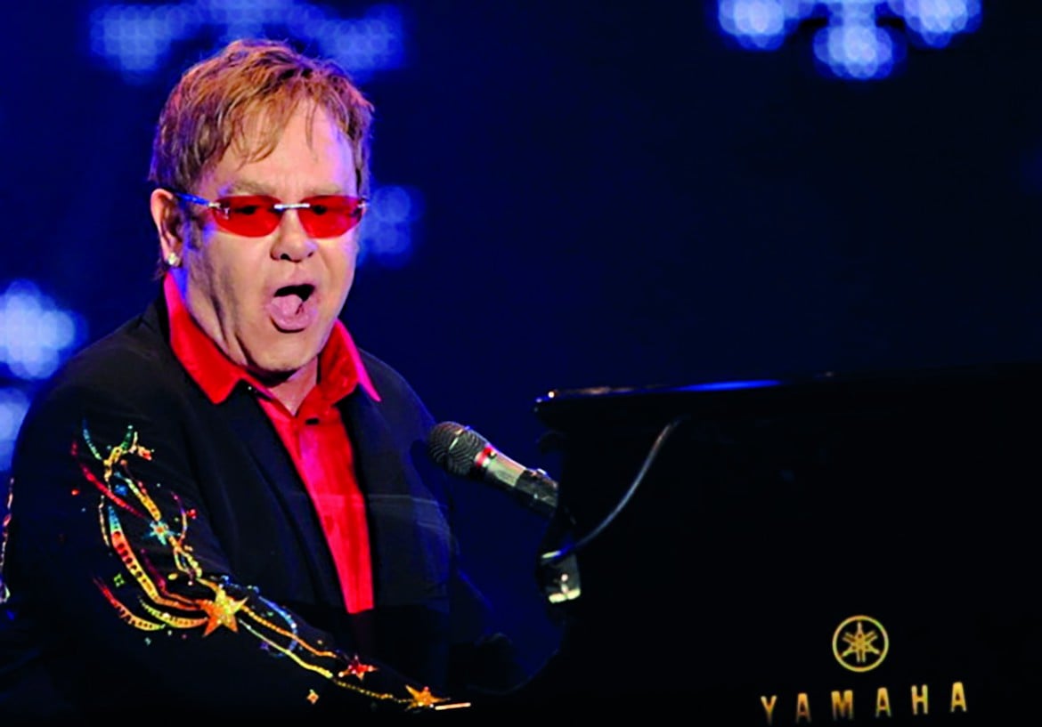 Putin risponde alle accuse di Elton John: «Si sbaglia»
