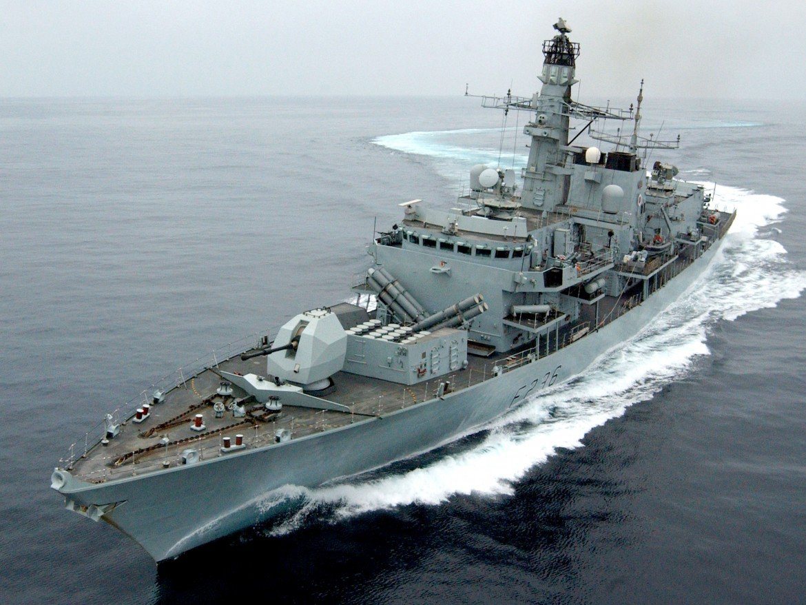 Londra insiste: seconda nave da guerra a Hormuz