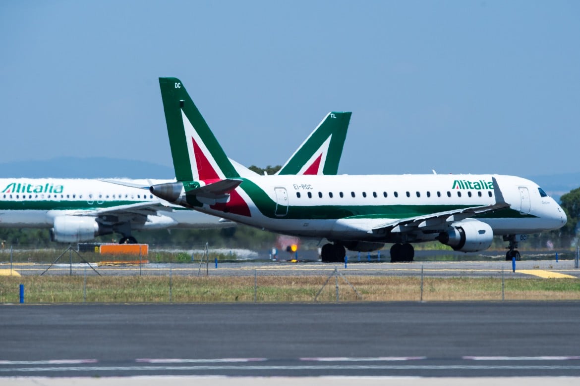 Alitalia, Atlantia impone la sua linea: più voli ma più esuberi