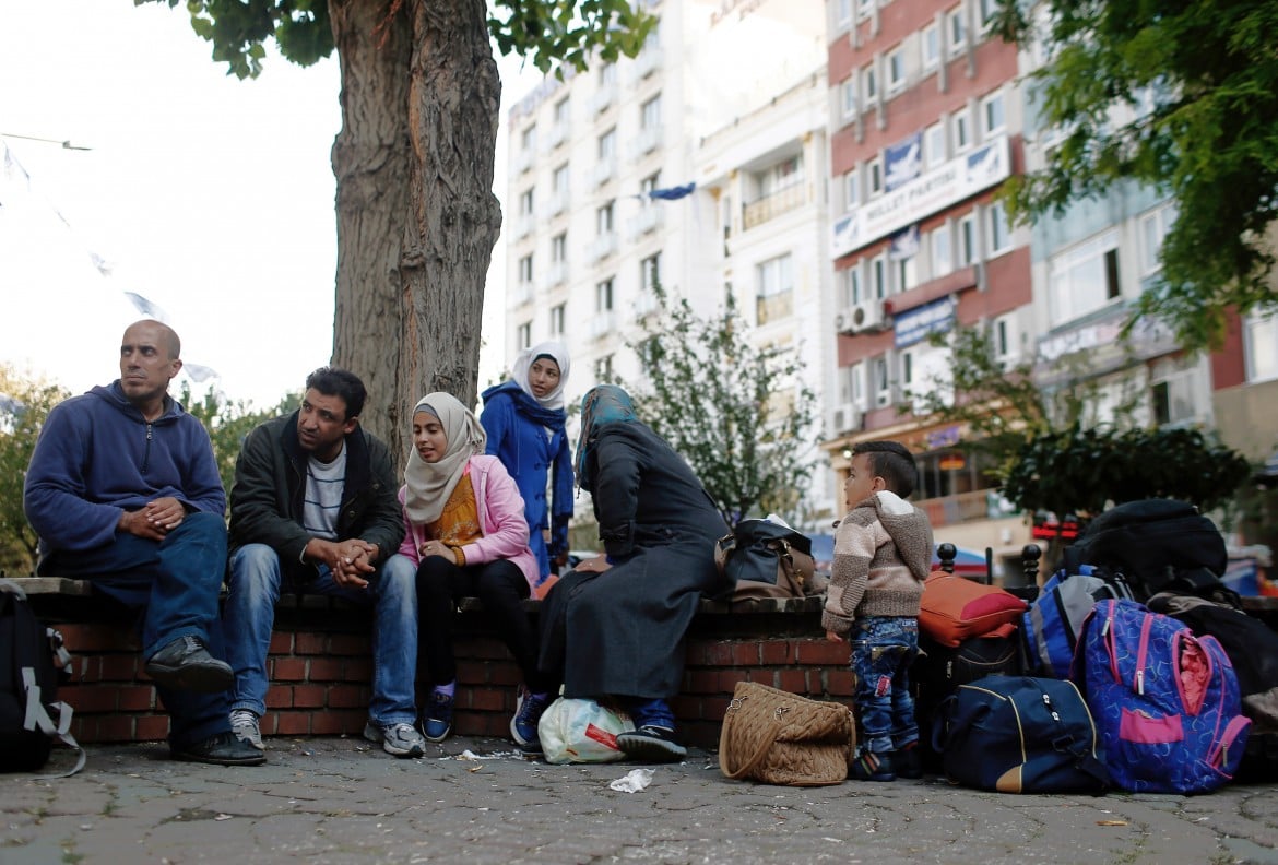 Istanbul città chiusa ai siriani, è caccia ai rifugiati «irregolari»