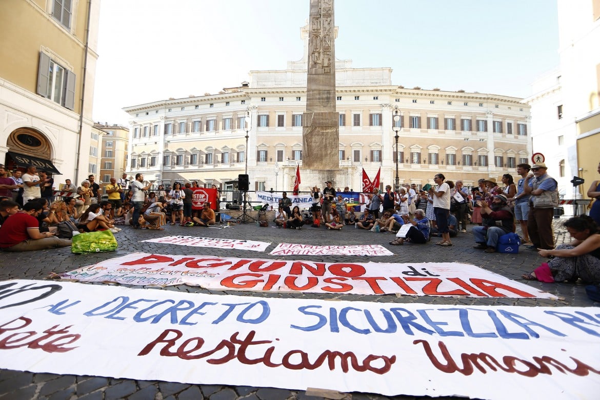 Decreto sicurezza bis, Salvini avverte i 5S: «Niente scherzi»