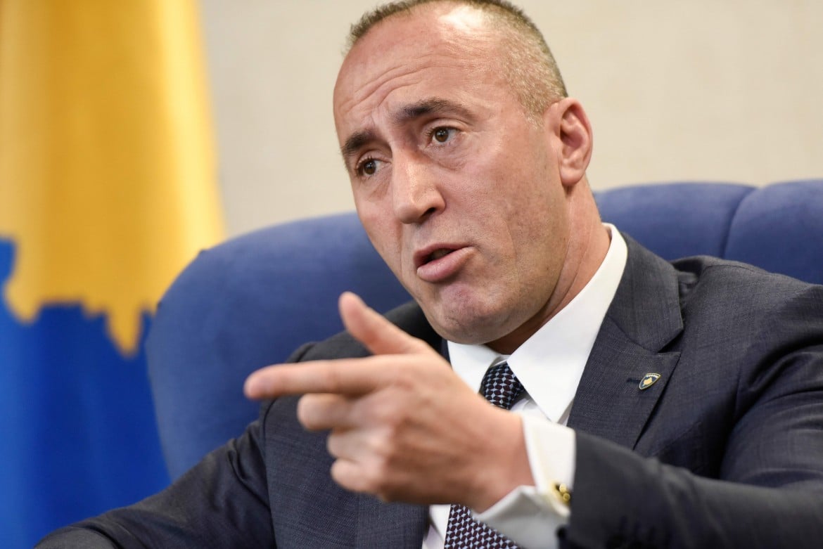 Il premier del Kosovo si dimette e all’Aja torna «Rambo», ma non parla