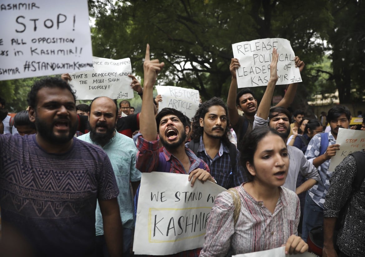 Golpe politico di Modi: il Kashmir non è più uno stato