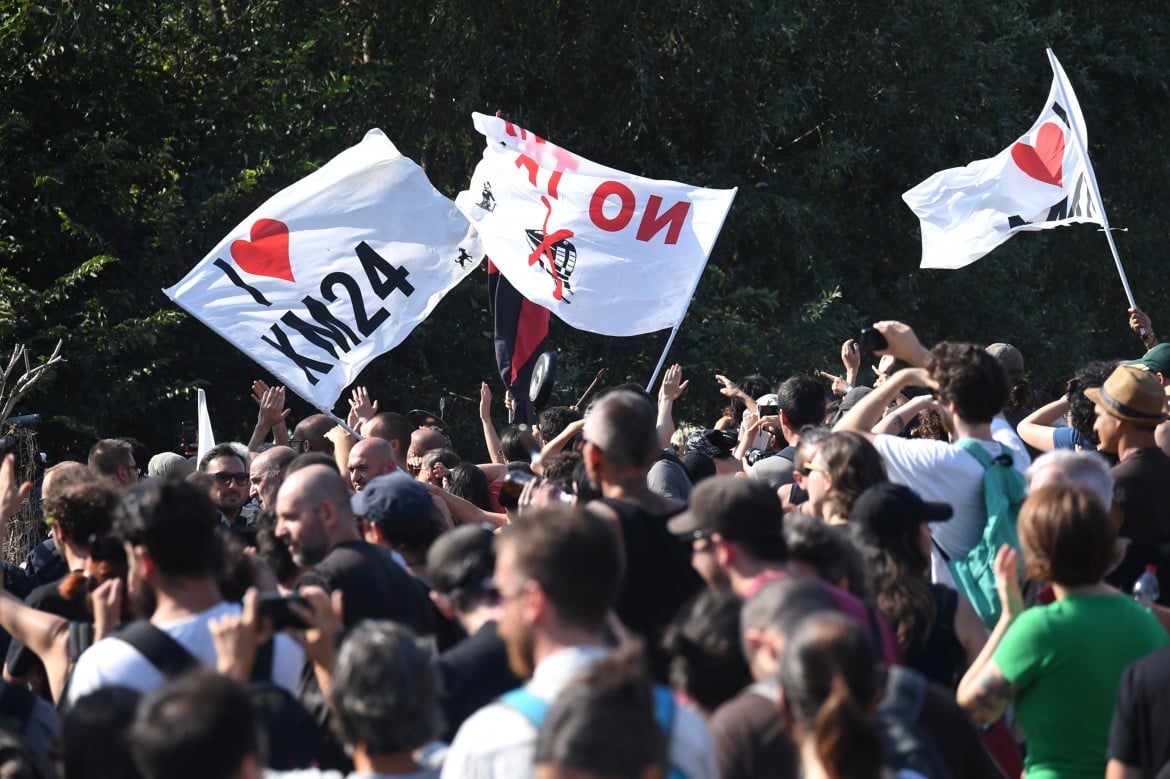 Le ruspe di Merola demoliscono l’Xm24 per la gioia di Salvini