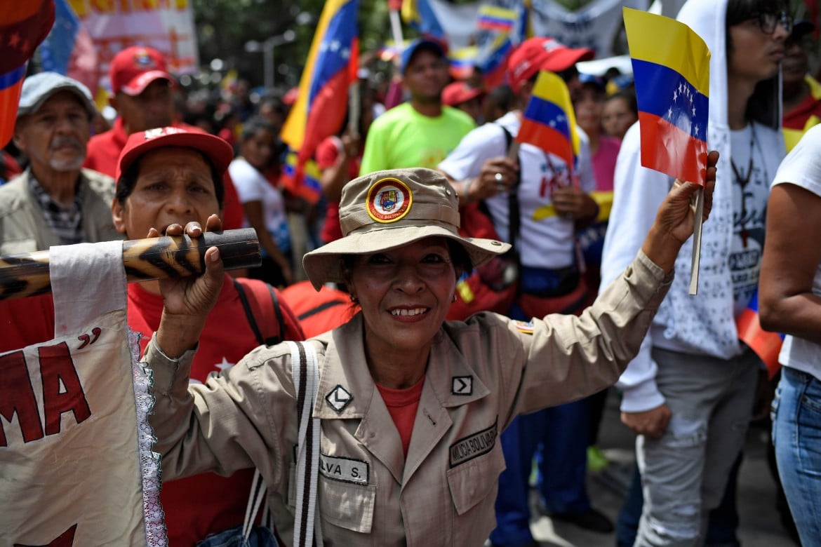 Il nuovo paradigma di Bolton: a Caracas un golpe per fame