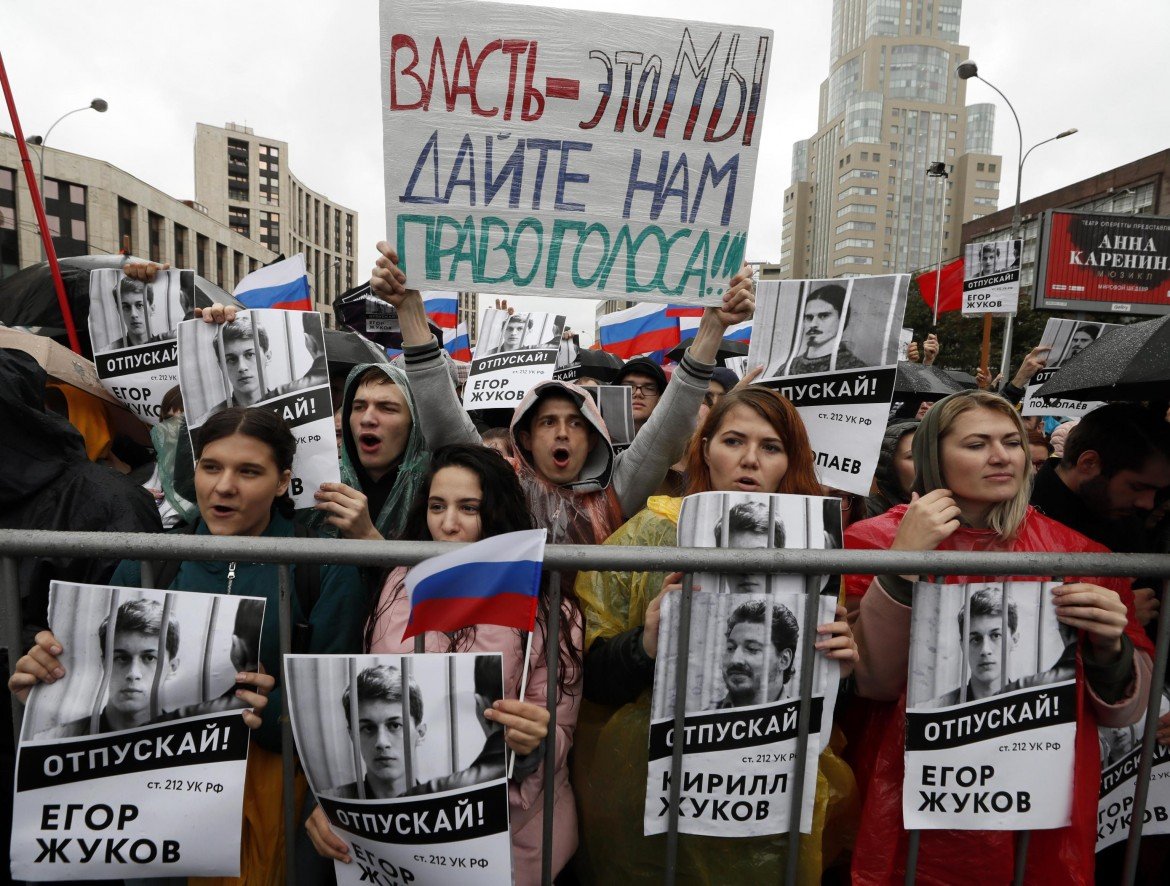 Mosca, il pugno duro di Putin non ferma la protesta