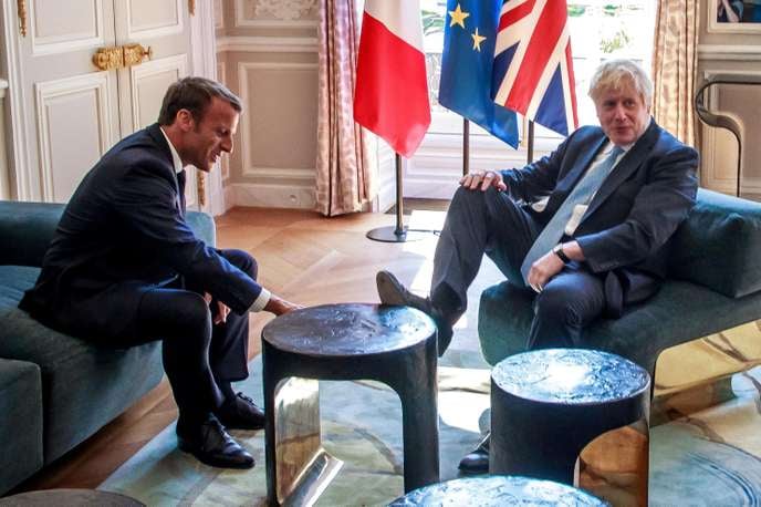 Accordo Brexit, ultima chance. Johnson fa tappa da Macron