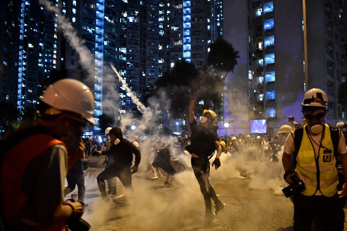 Pechino avverte i manifestanti di Hong Kong: non confondete la moderazione con la debolezza