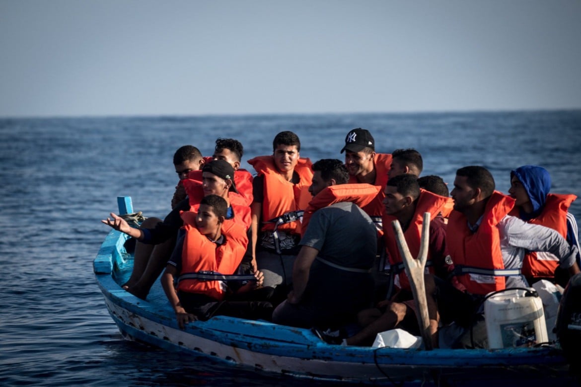 Alan Kurdi salva un barchino al largo di Malta. La Eleonore ancora senza approdo