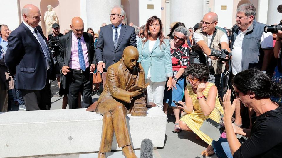 «Scandalosa», la Croazia protesta per la statua di D’Annunzio a Trieste