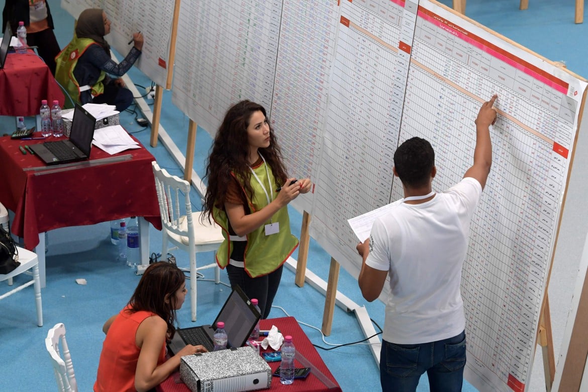 Un «salafita» e un populista, il voto in Tunisia è a sorpresa