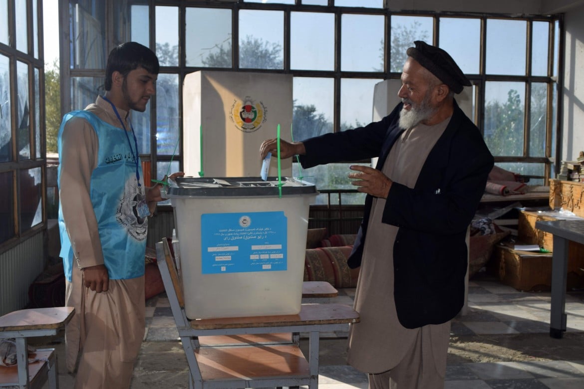 Afghanistan, affluenza bassa. 2mila seggi «chiusi» dai talebani