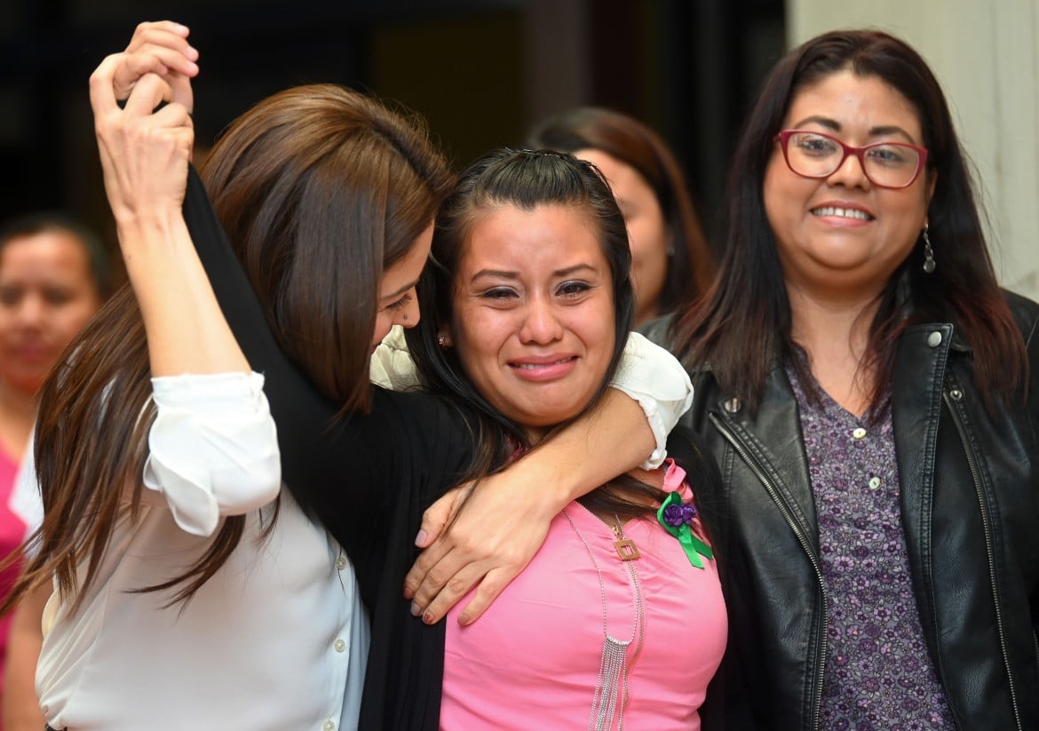 Aborto, la Procura di El Salvador si accanisce contro Evelyn Hernández