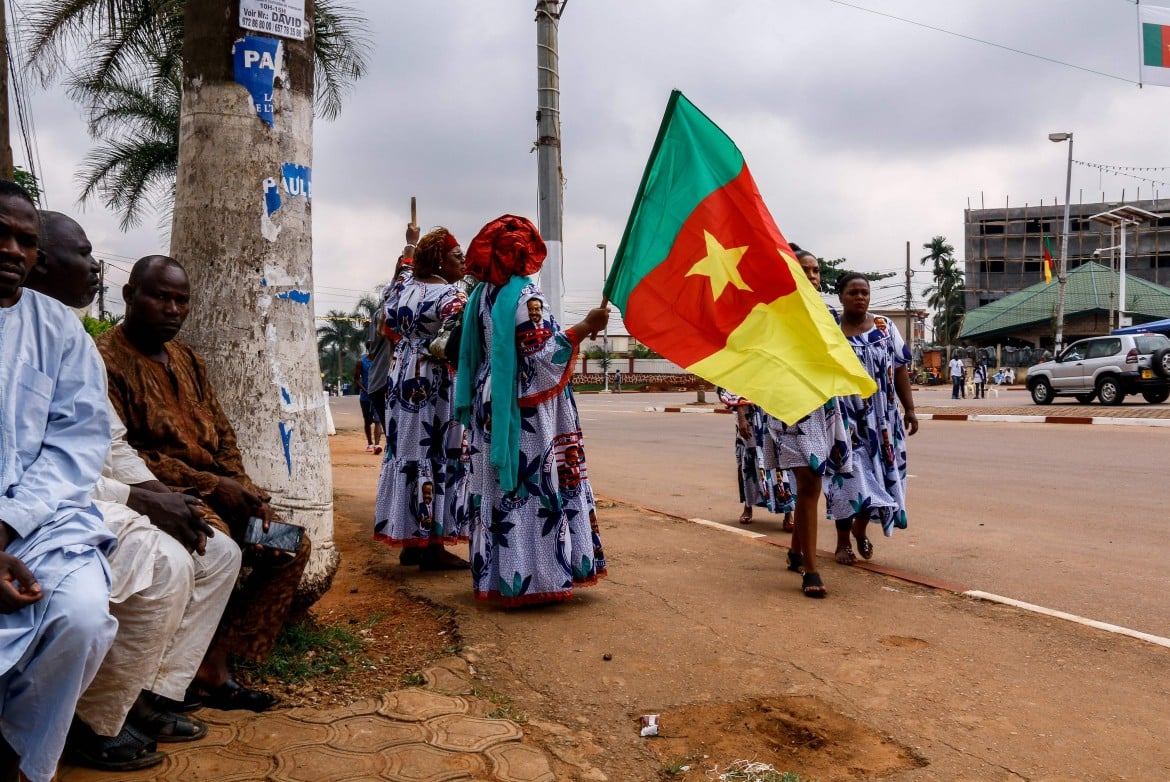 Biya apre ai ribelli “anglofoni” del Camerun:  deponete le armi  e dialoghiamo