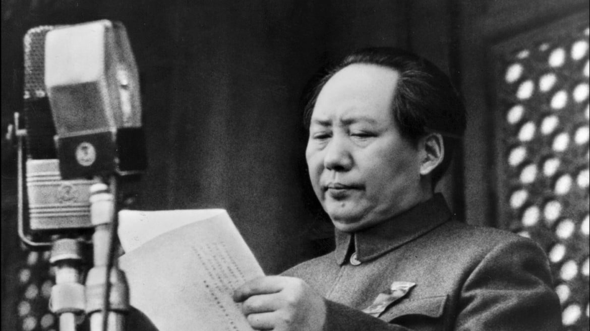 Il presidente Mao Zedong proclama il governo popolare centrale