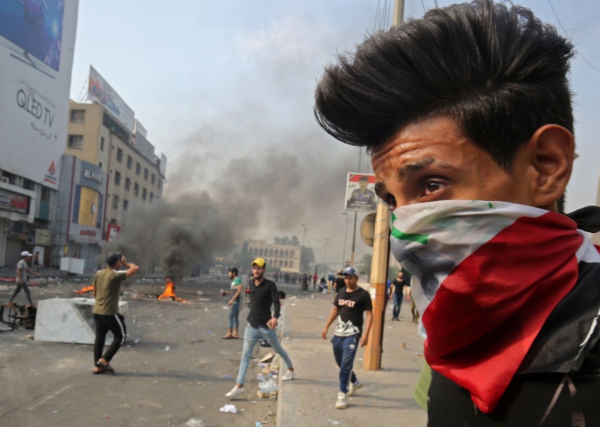 Iraq sotto coprifuoco, ma i giovani protestano lo stesso