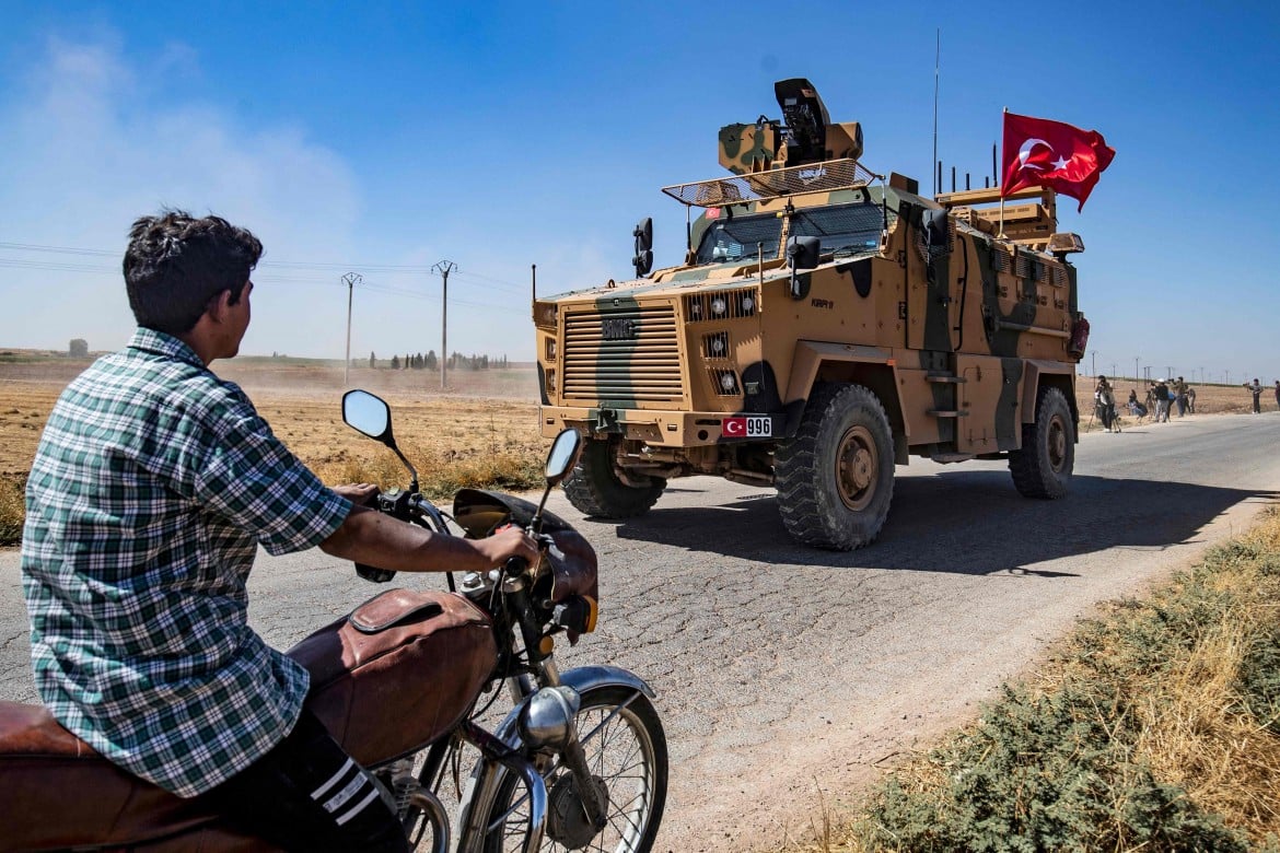 Curdi pronti a resistere alla Turchia guardano ad intese con Damasco