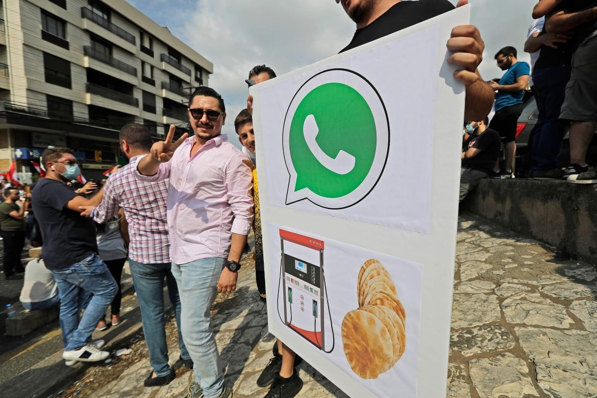 Tasse su tabacchi e Whatsapp, situazione esplosiva in Libano