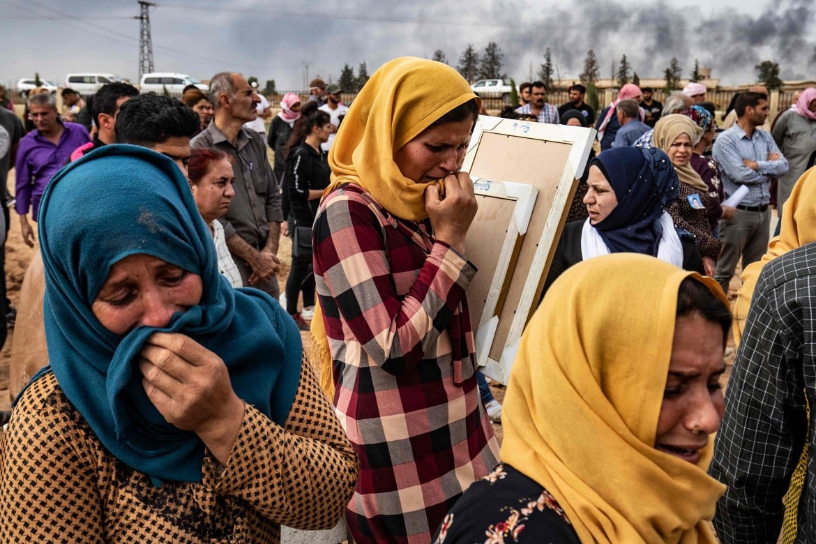 Rojava, zero tregua. Erdogan: «Spaccherò le teste dei curdi»
