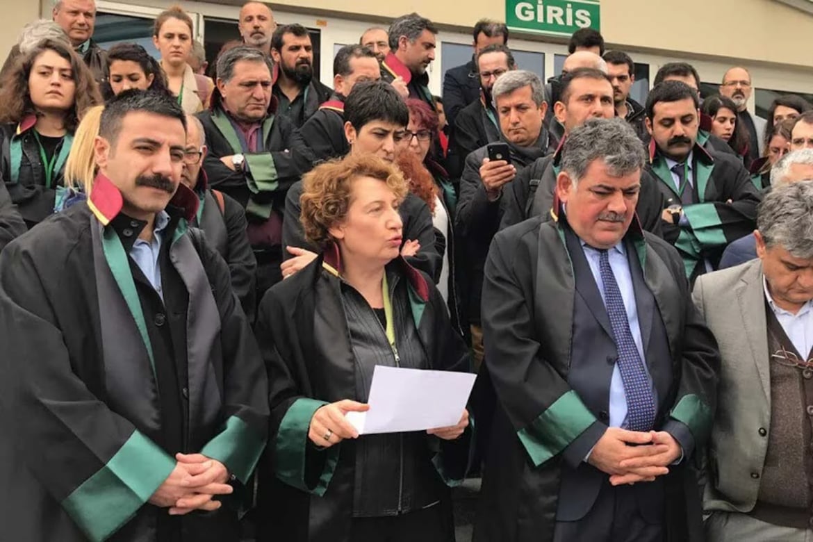 La giustizia secondo Erdogan: in carcere gli avvocati