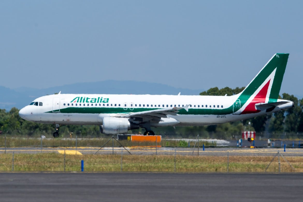 Alitalia nel caos totale, esuberi già a quota 3mila
