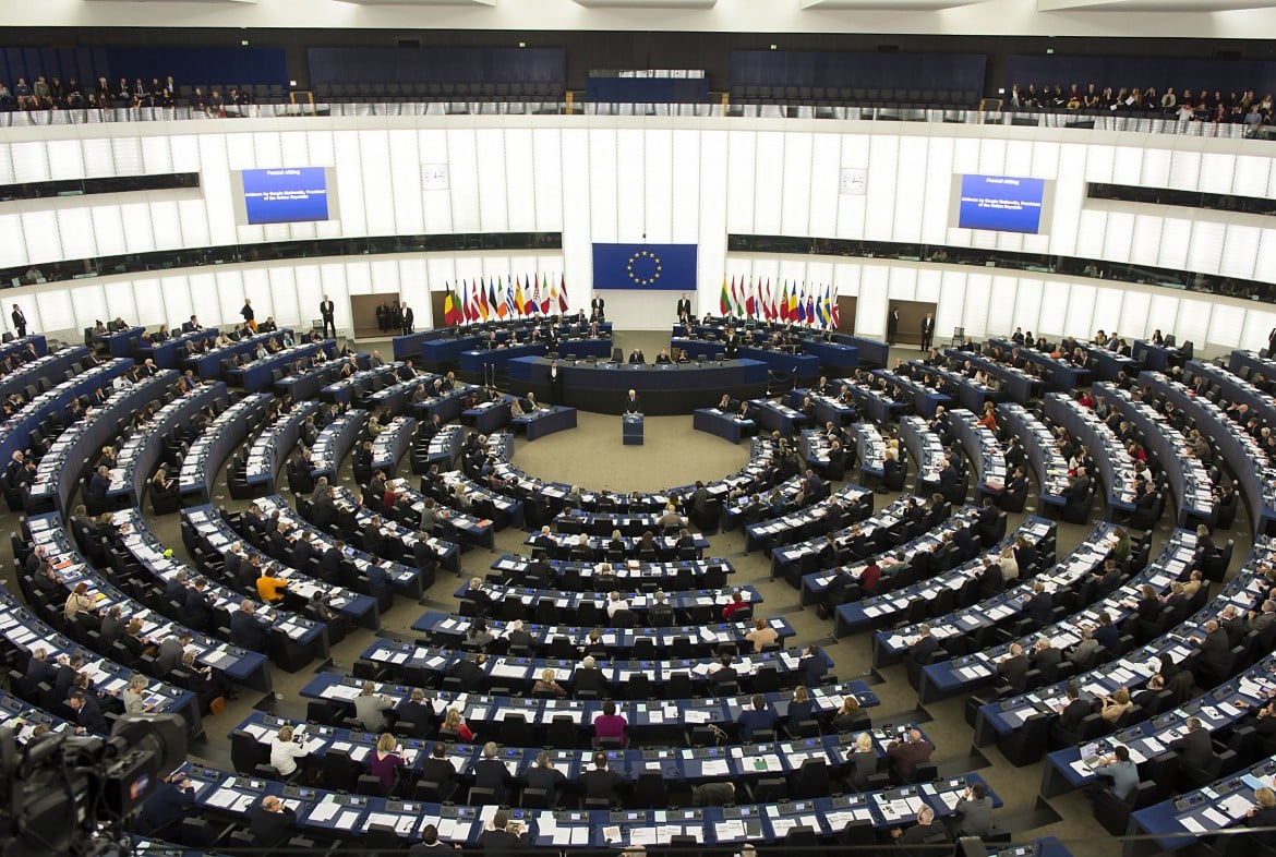Strasburgo dice no alle Ong, respinta risoluzione porti aperti