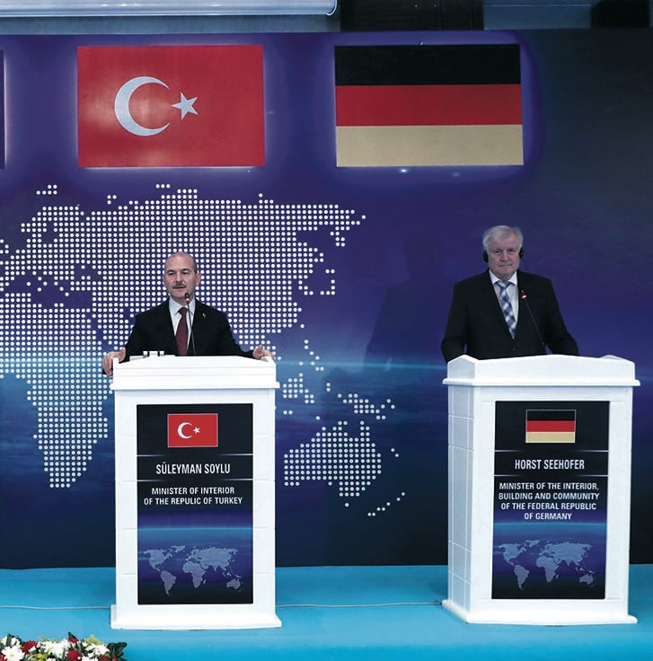 «Transito incontrollato», Germania e Grecia alla corte del sultano Erdogan