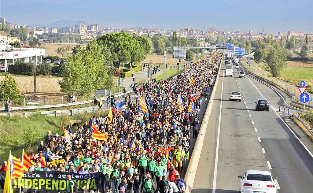 La Catalogna marcia verso Barcellona