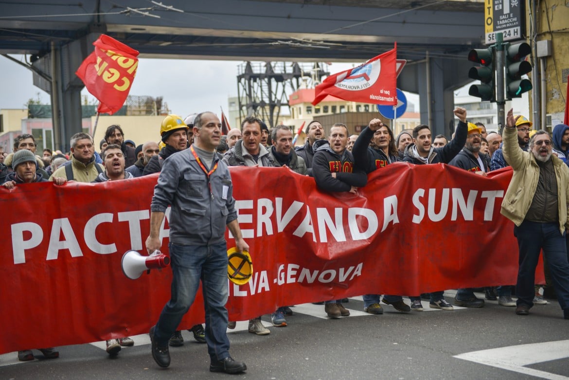 Scioperi e proteste, Taranto e Genova non si rassegnano
