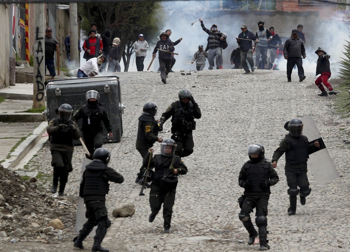 Morales ripara in Messico. Bolivia a rischio massacro