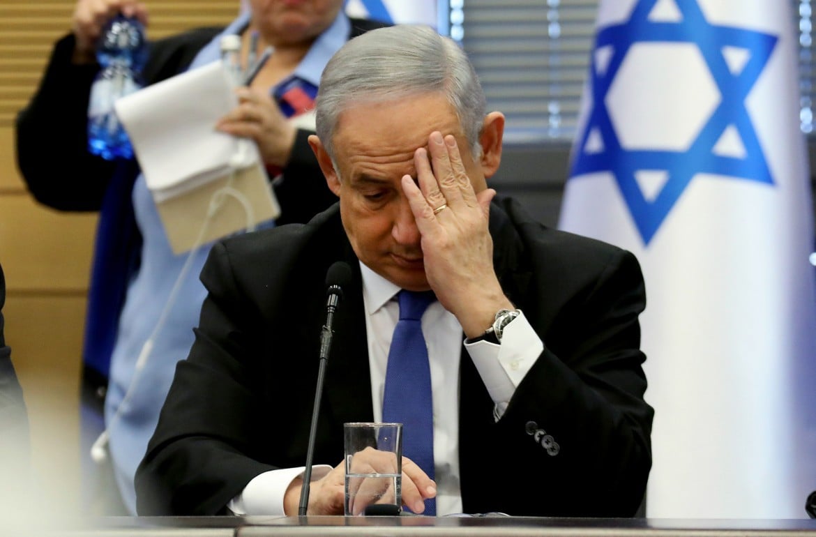 Netanyahu incriminato. «Vogliono farmi cadere»