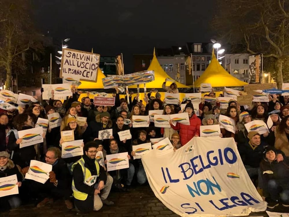 Salvini ad Anversa contestato dalle Sardine