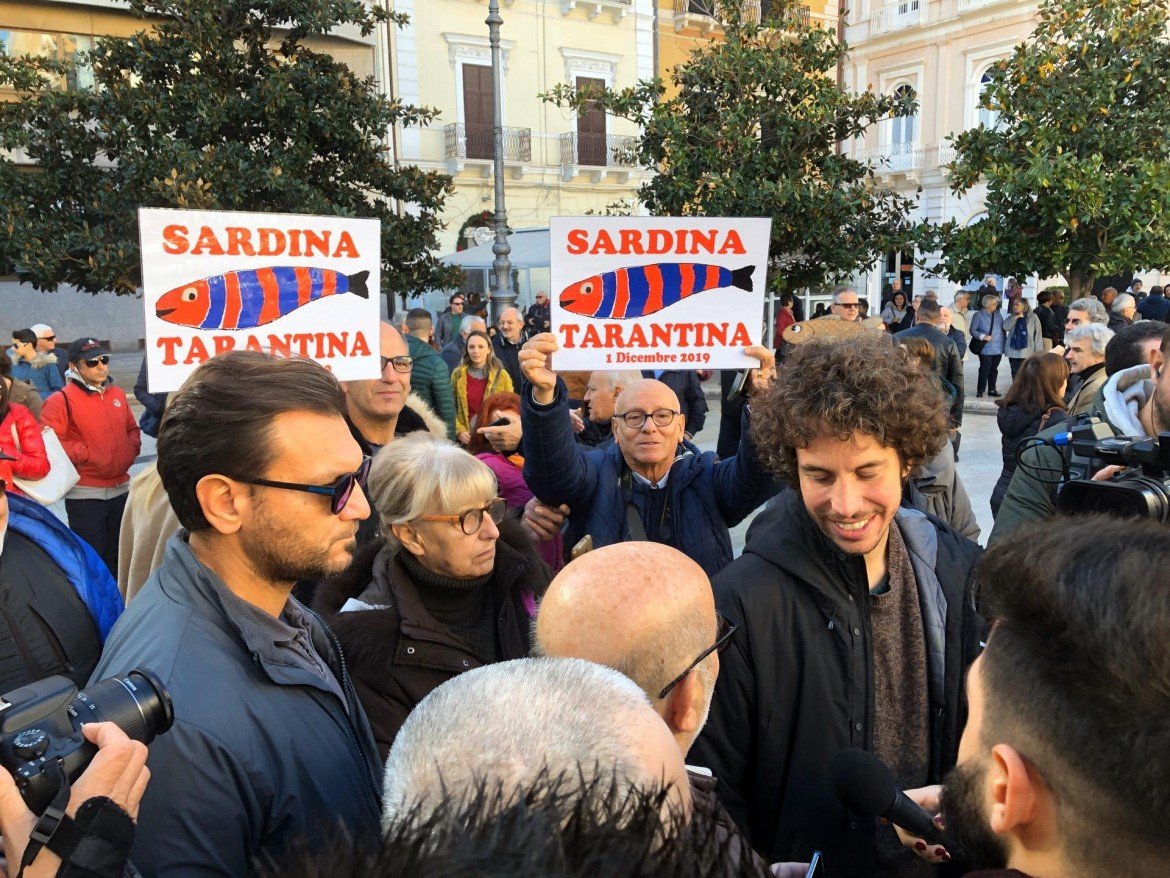 Le sardine tornano in Puglia con un messaggio ai politici