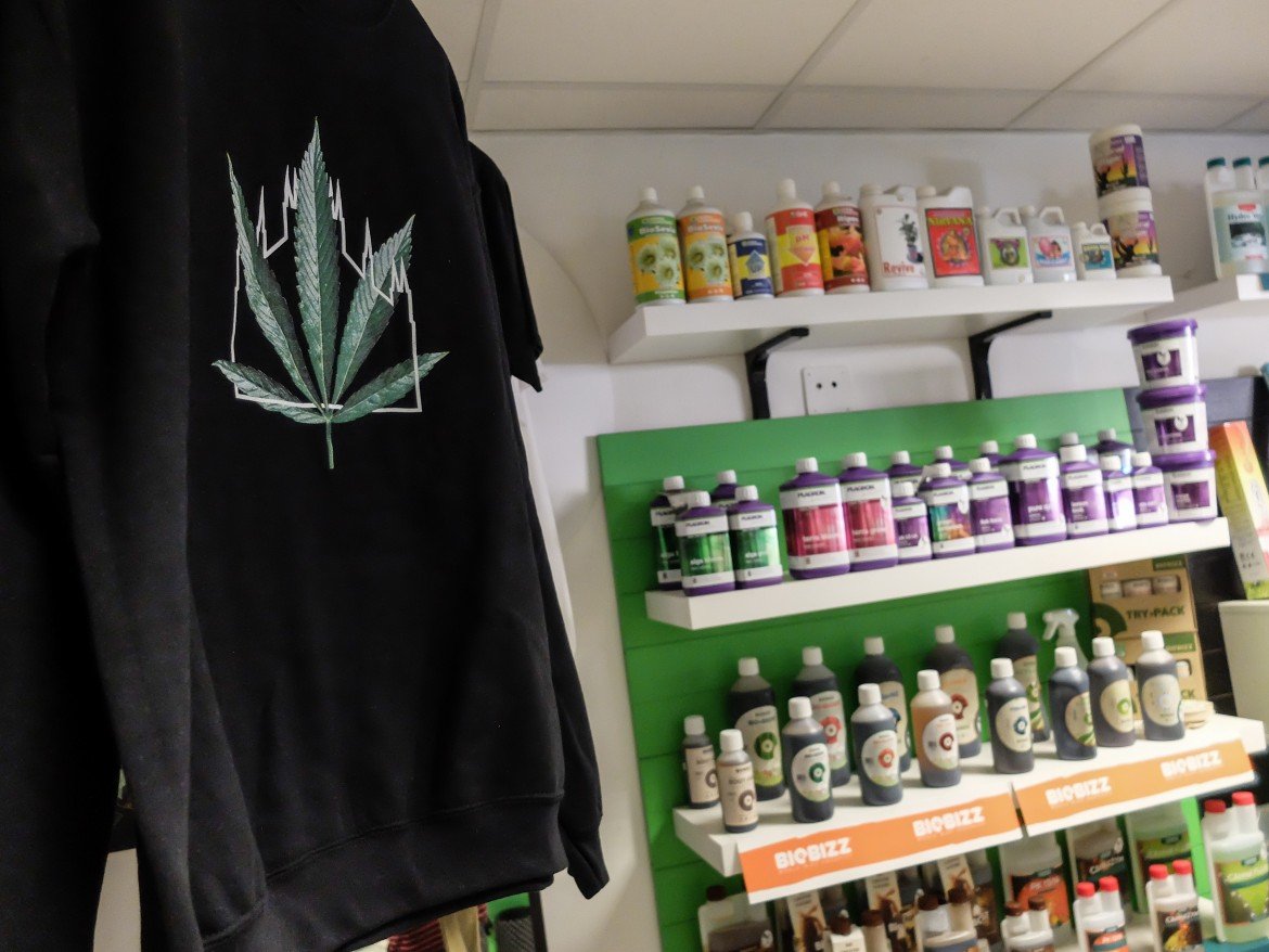 Cannabis light,  negozi illegali con il nuovo decreto governativo